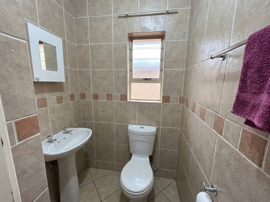 2 Bedroom Property for Sale in Vorna Valley Gauteng