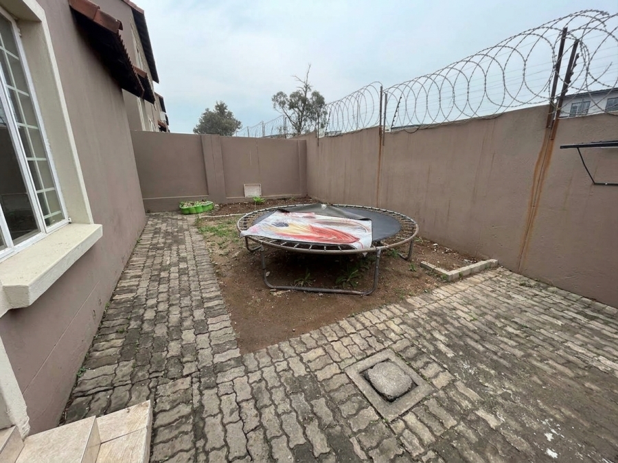 2 Bedroom Property for Sale in Vorna Valley Gauteng