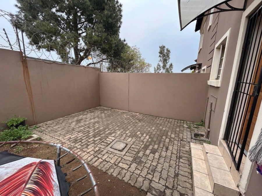 2 Bedroom Property for Sale in Vorna Valley Gauteng