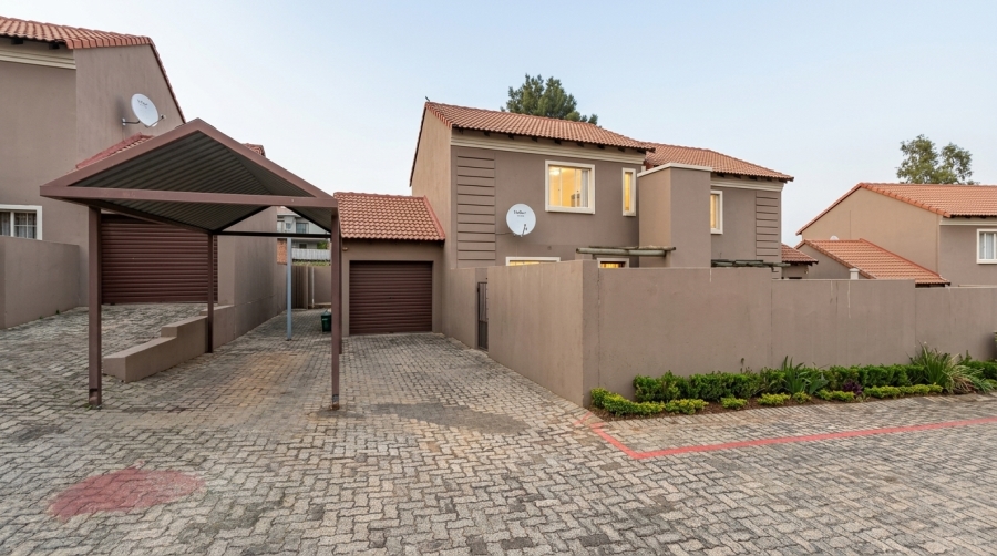 2 Bedroom Property for Sale in Vorna Valley Gauteng