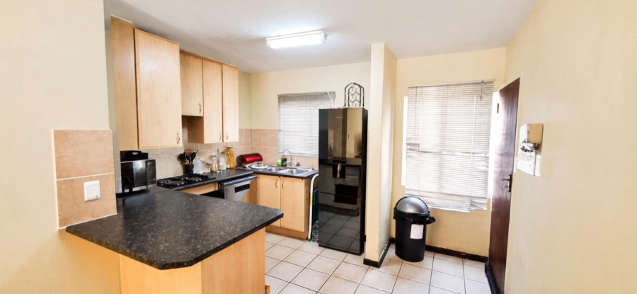 2 Bedroom Property for Sale in Erand Gardens Gauteng