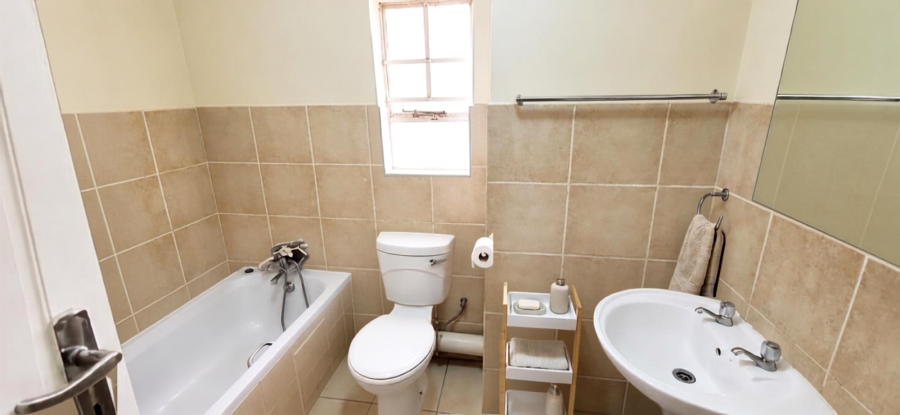 2 Bedroom Property for Sale in Erand Gardens Gauteng