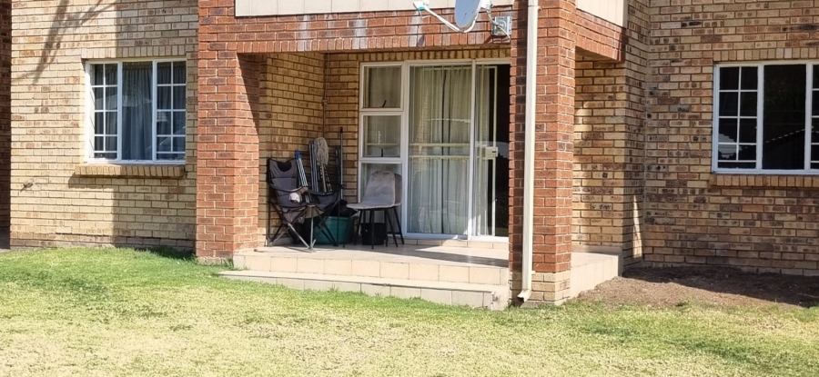 2 Bedroom Property for Sale in Erand Gardens Gauteng