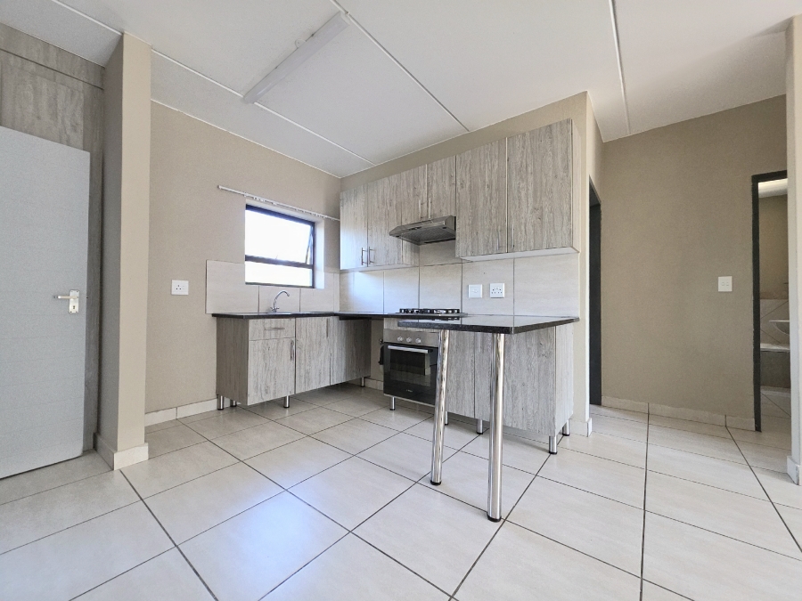 2 Bedroom Property for Sale in Glen Austin Gauteng