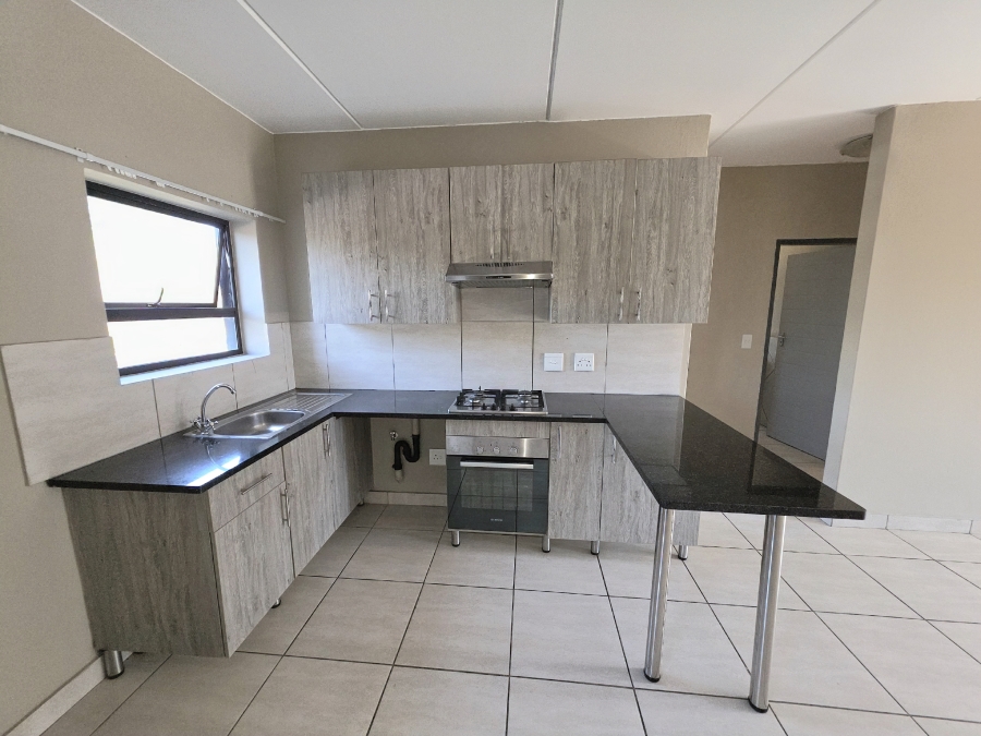 2 Bedroom Property for Sale in Glen Austin Gauteng