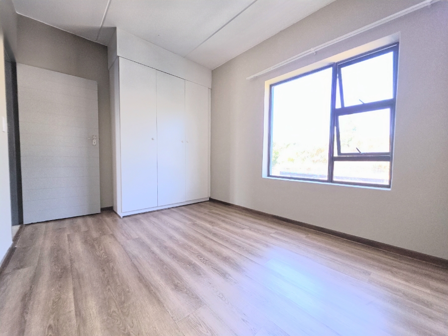 2 Bedroom Property for Sale in Glen Austin Gauteng