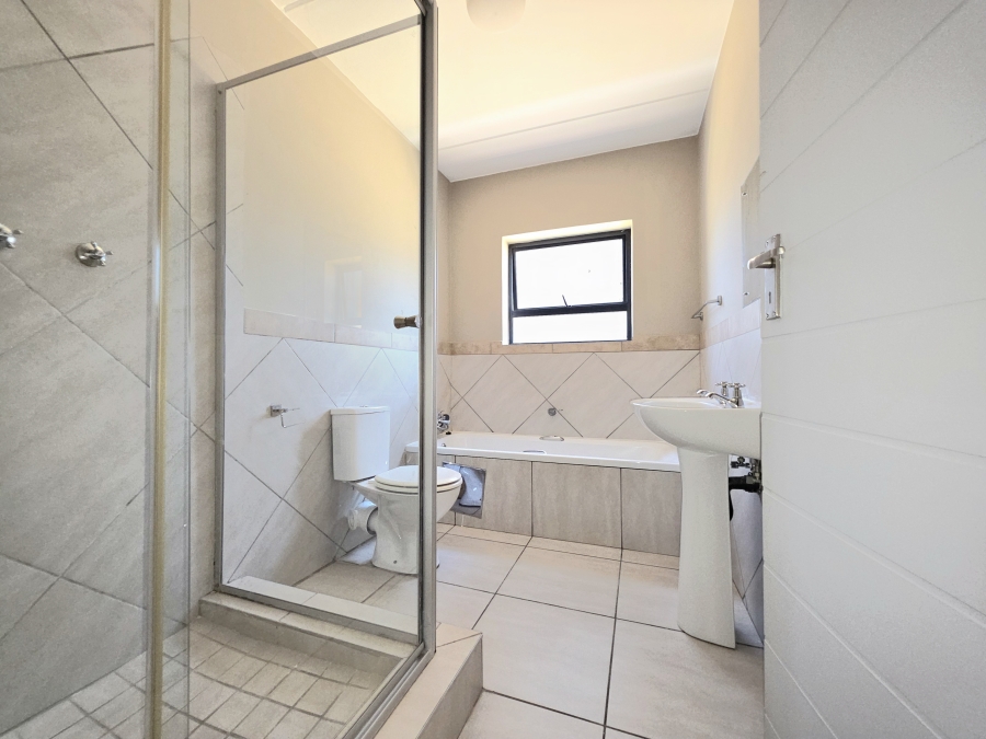2 Bedroom Property for Sale in Glen Austin Gauteng