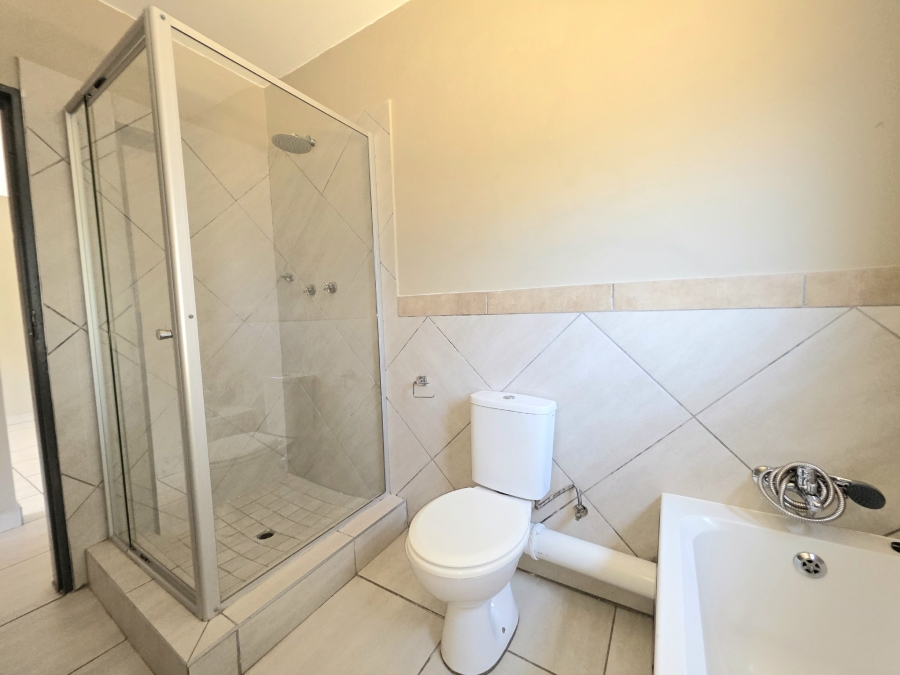 2 Bedroom Property for Sale in Glen Austin Gauteng