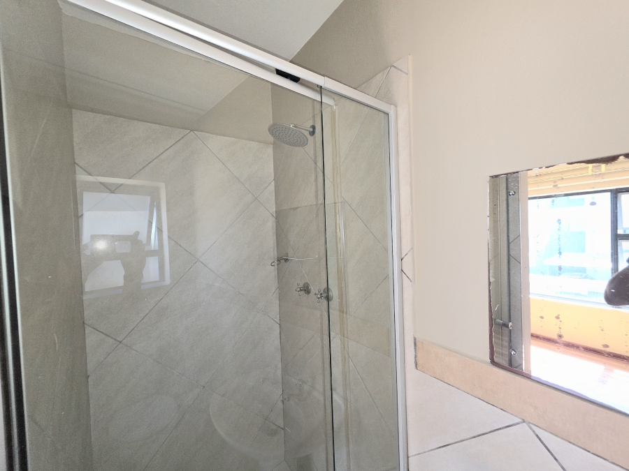 2 Bedroom Property for Sale in Glen Austin Gauteng