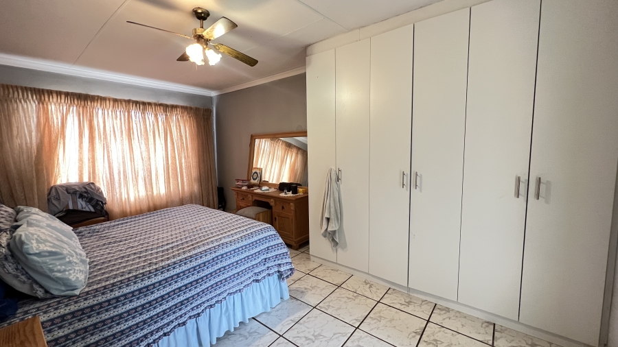 3 Bedroom Property for Sale in Hillside Gauteng