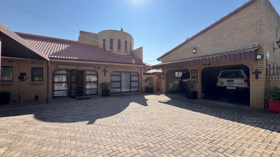 3 Bedroom Property for Sale in Helikonpark Gauteng