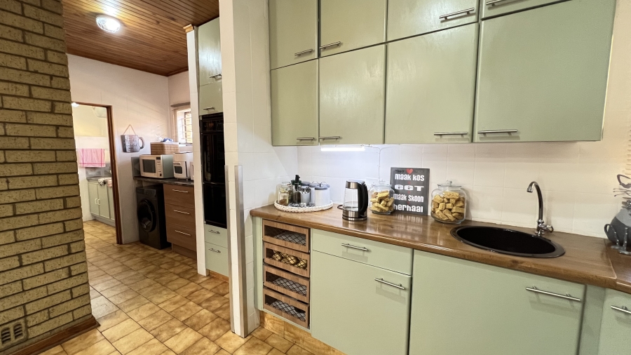 3 Bedroom Property for Sale in Helikonpark Gauteng