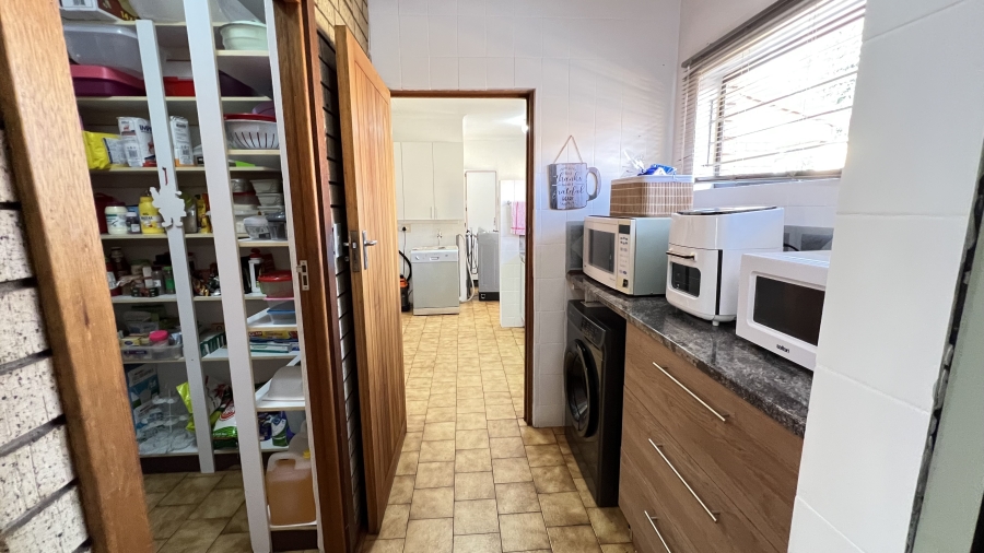 3 Bedroom Property for Sale in Helikonpark Gauteng