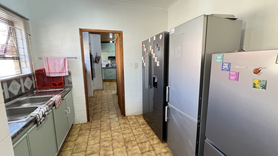 3 Bedroom Property for Sale in Helikonpark Gauteng