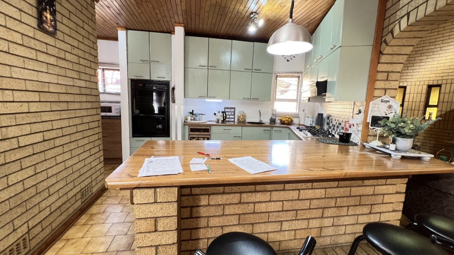3 Bedroom Property for Sale in Helikonpark Gauteng