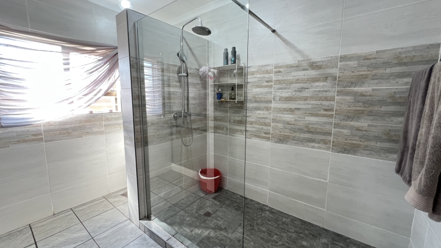 3 Bedroom Property for Sale in Helikonpark Gauteng