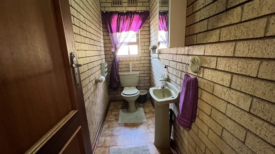3 Bedroom Property for Sale in Helikonpark Gauteng