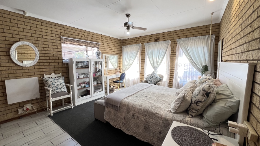 3 Bedroom Property for Sale in Helikonpark Gauteng