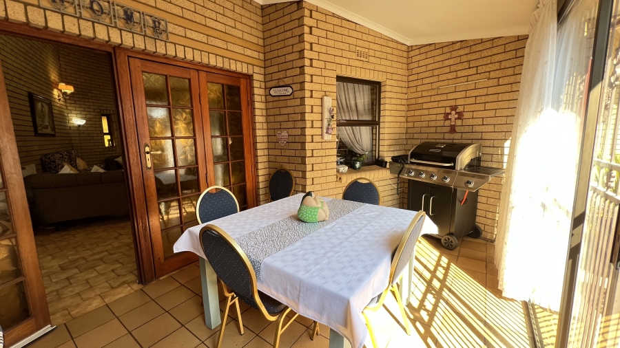 3 Bedroom Property for Sale in Helikonpark Gauteng