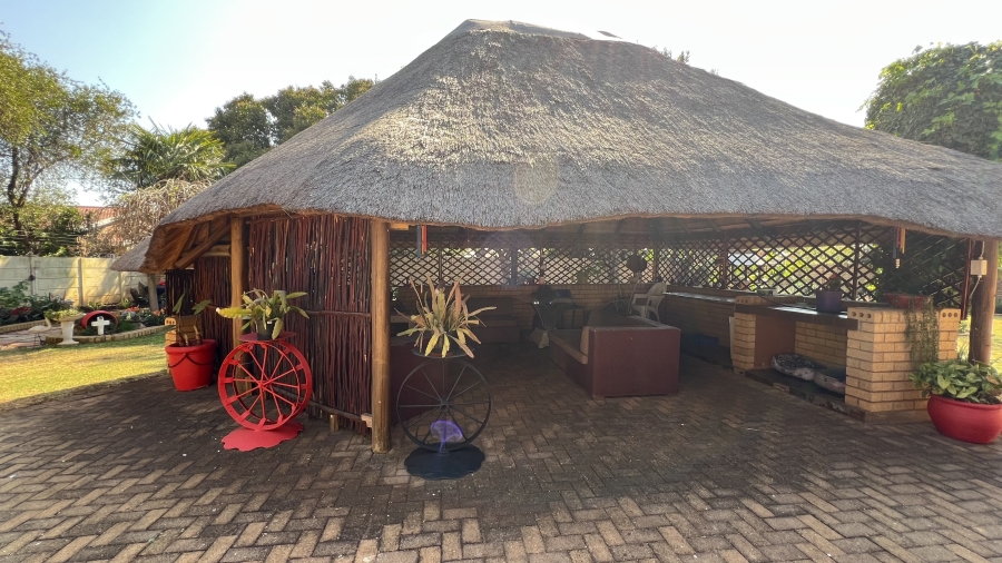 3 Bedroom Property for Sale in Helikonpark Gauteng