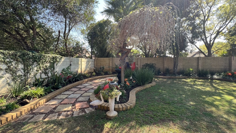 3 Bedroom Property for Sale in Helikonpark Gauteng
