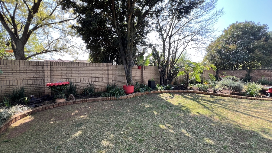3 Bedroom Property for Sale in Helikonpark Gauteng