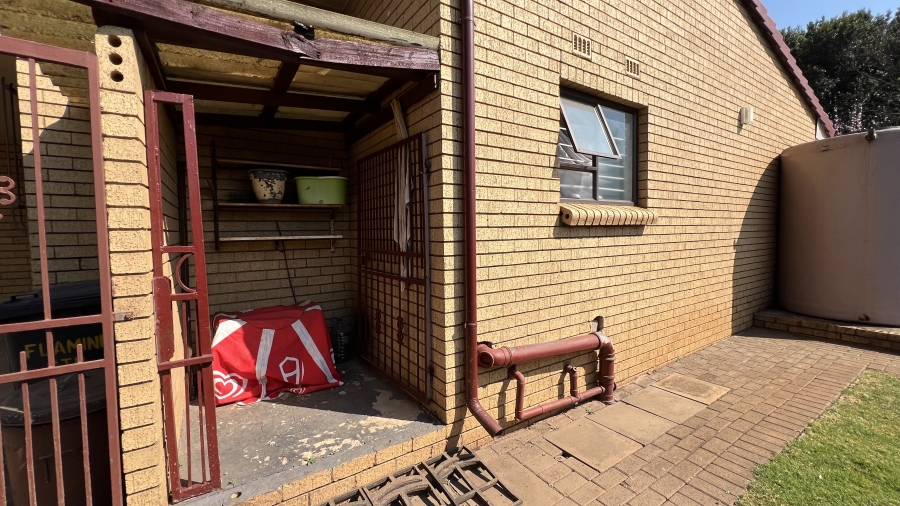 3 Bedroom Property for Sale in Helikonpark Gauteng