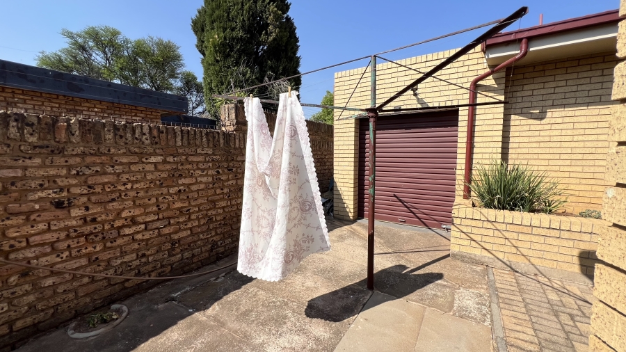3 Bedroom Property for Sale in Helikonpark Gauteng