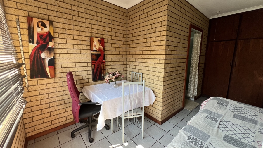3 Bedroom Property for Sale in Helikonpark Gauteng