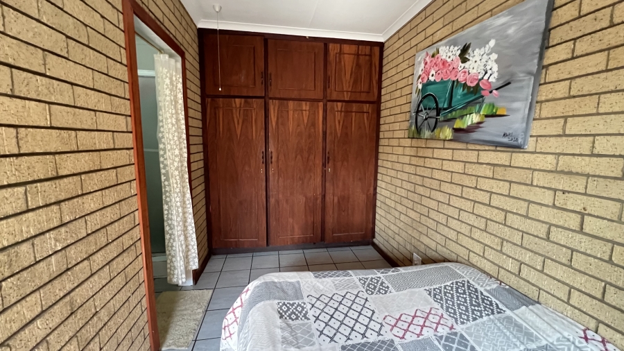 3 Bedroom Property for Sale in Helikonpark Gauteng