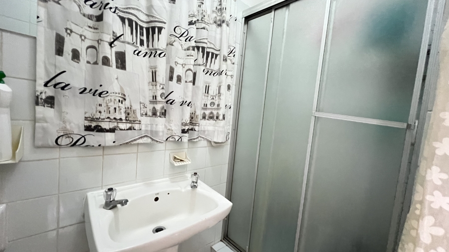 3 Bedroom Property for Sale in Helikonpark Gauteng