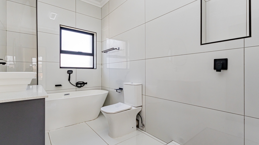 4 Bedroom Property for Sale in Homes Haven Gauteng