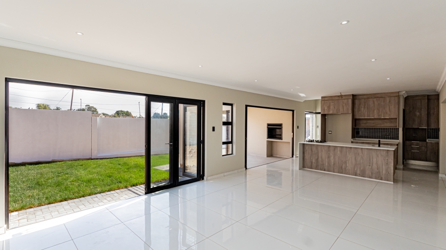 4 Bedroom Property for Sale in Homes Haven Gauteng
