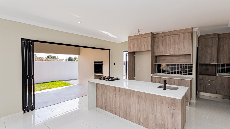 4 Bedroom Property for Sale in Homes Haven Gauteng