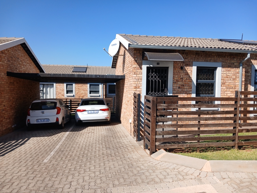 2 Bedroom Property for Sale in Groblerpark Gauteng