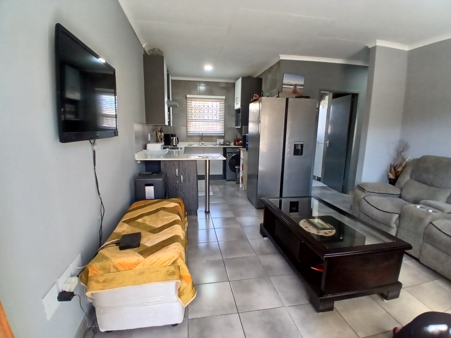 2 Bedroom Property for Sale in Groblerpark Gauteng