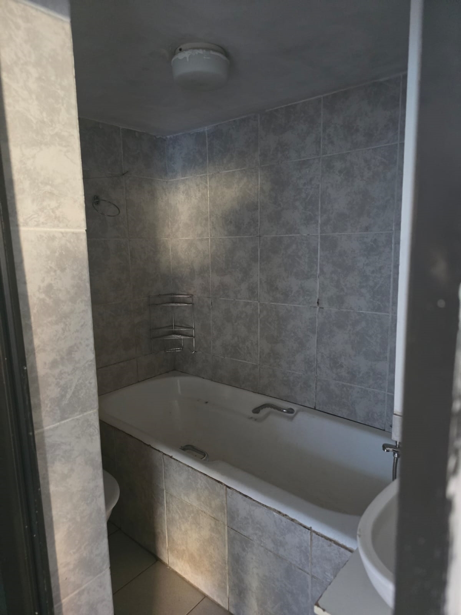 1 Bedroom Property for Sale in Primrose Gauteng