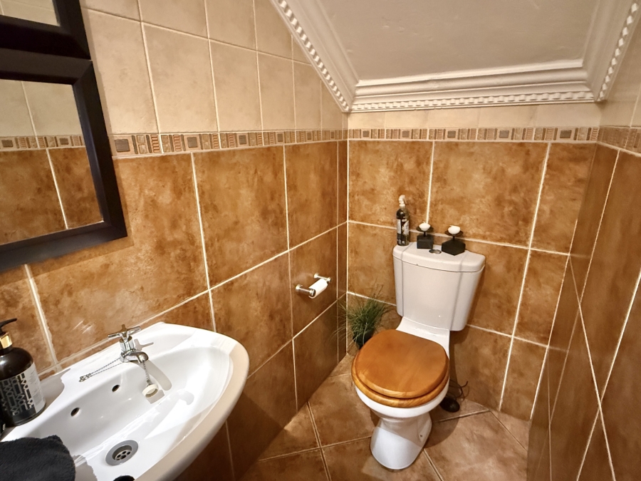 4 Bedroom Property for Sale in The Wilds Gauteng