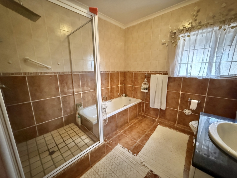 4 Bedroom Property for Sale in The Wilds Gauteng