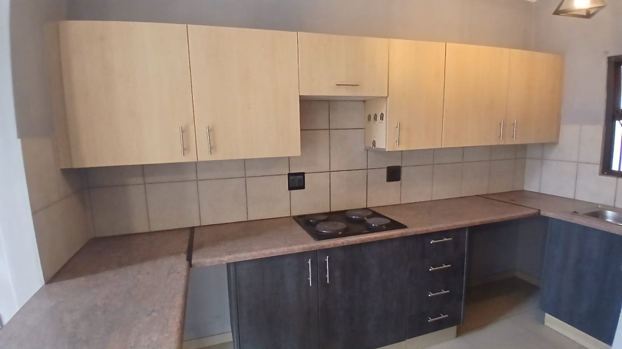 2 Bedroom Property for Sale in Erand Gardens Gauteng