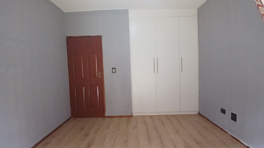 2 Bedroom Property for Sale in Erand Gardens Gauteng
