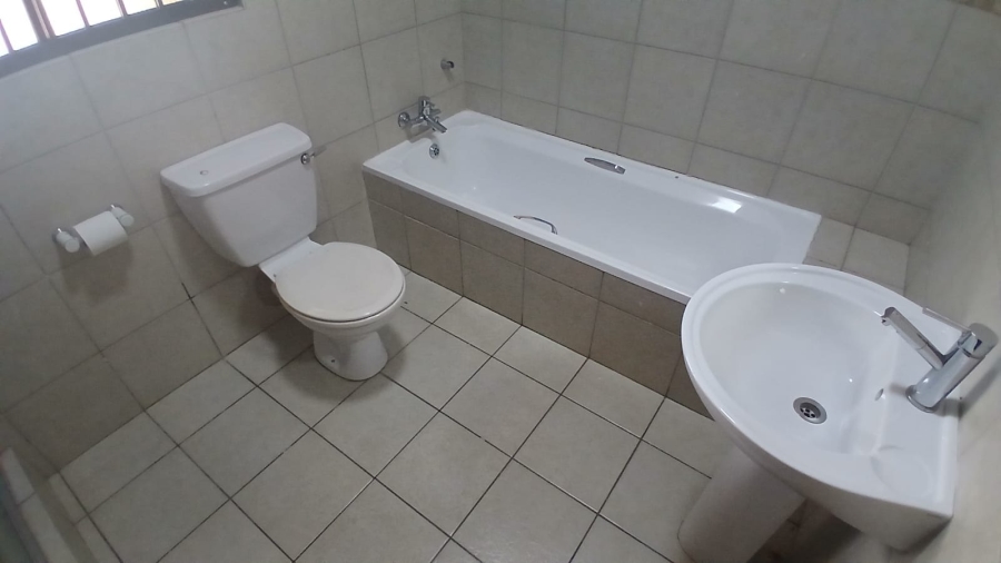 2 Bedroom Property for Sale in Erand Gardens Gauteng