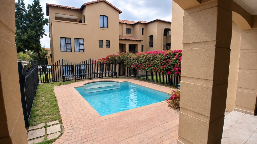 2 Bedroom Property for Sale in Erand Gardens Gauteng