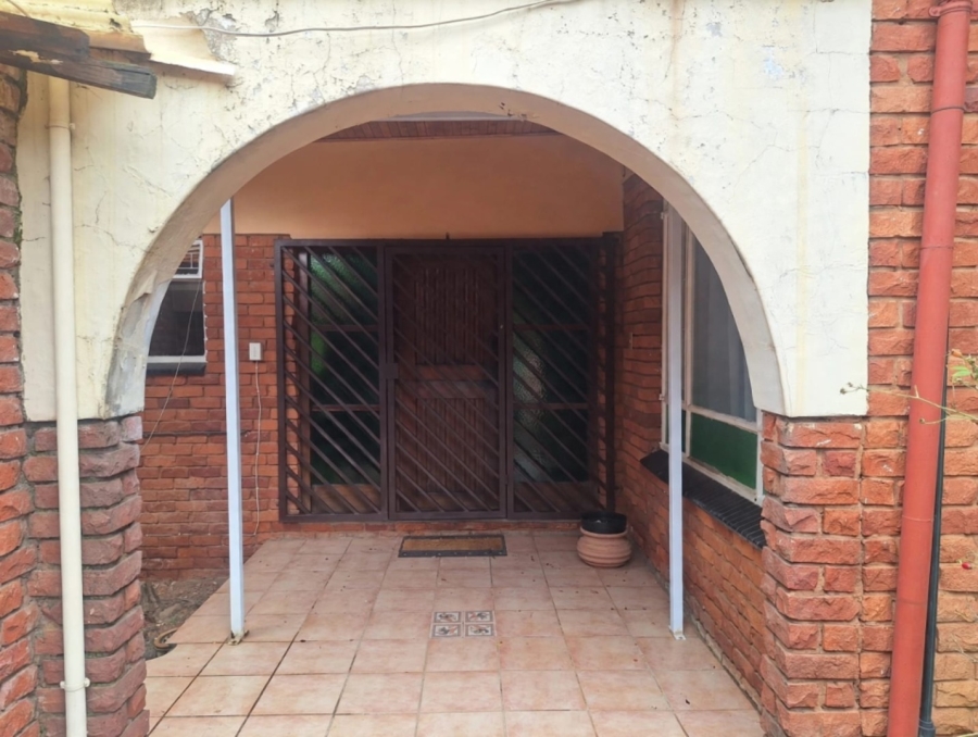 5 Bedroom Property for Sale in Constantia Park Gauteng