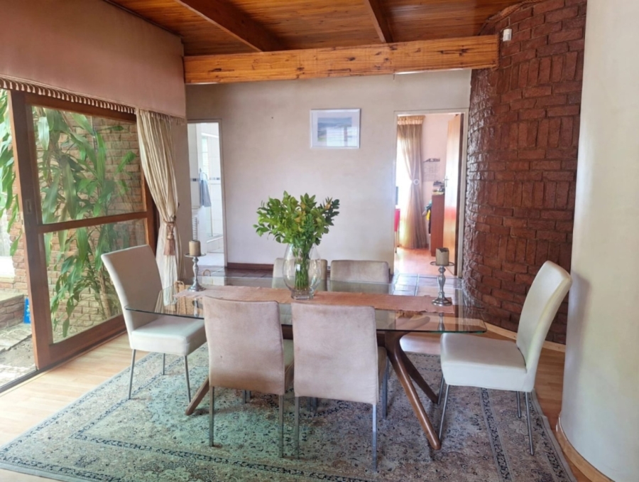 5 Bedroom Property for Sale in Constantia Park Gauteng