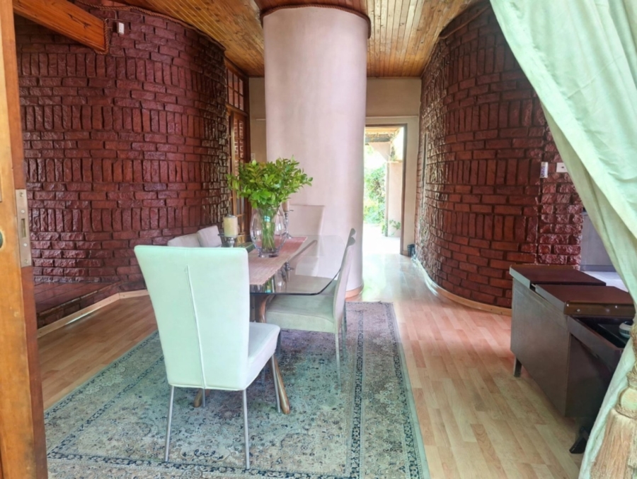 5 Bedroom Property for Sale in Constantia Park Gauteng