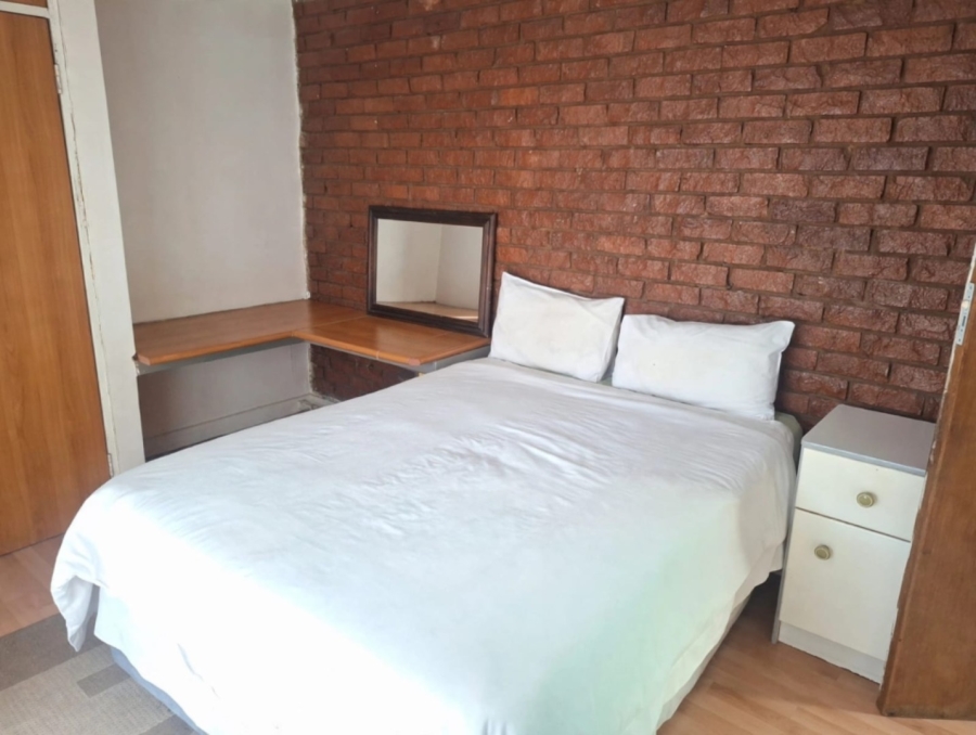 5 Bedroom Property for Sale in Constantia Park Gauteng