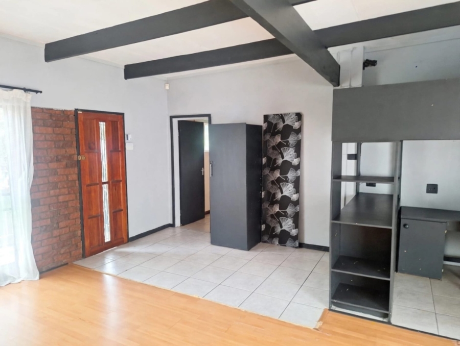 5 Bedroom Property for Sale in Constantia Park Gauteng