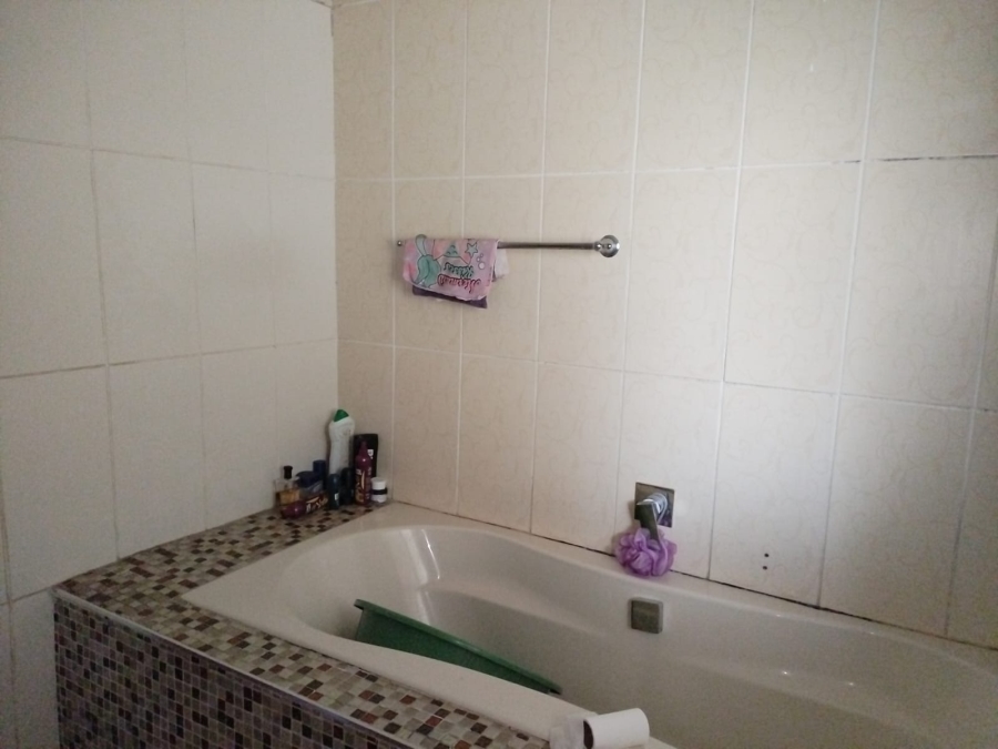 2 Bedroom Property for Sale in Toekomsrus Gauteng