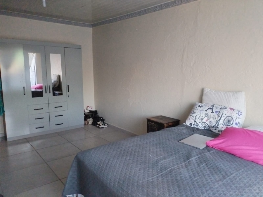 2 Bedroom Property for Sale in Toekomsrus Gauteng